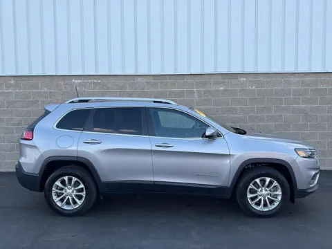 Photos of 2019 Jeep Cherokee Latitude for sale in Wilmington, OH at Wilmington Auto Center Chrysler Dodge Jeep RAM