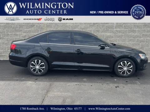 Black 2013 Volkswagen Jetta Sedan SE for sale in Wilmington, OH