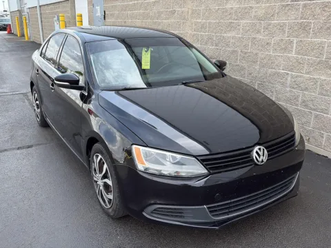 Photos of 2013 Volkswagen Jetta Sedan SE for sale in Wilmington, OH at Wilmington Auto Center Chrysler Dodge Jeep RAM