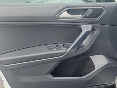 More photos of 2021 Volkswagen Tiguan SE at Wilmington Auto Center Chrysler Dodge Jeep RAM, OH