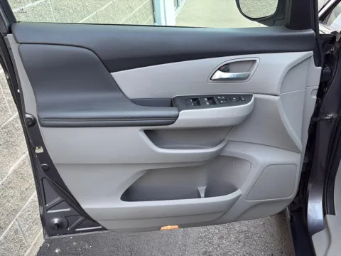 More photos of 2015 Honda Odyssey LX at Wilmington Auto Center Chrysler Dodge Jeep RAM, OH