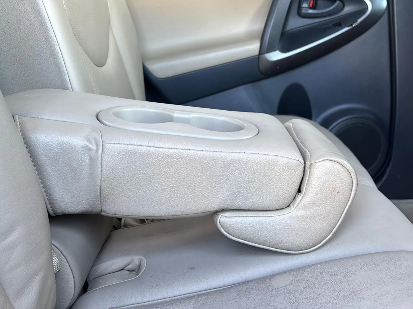 2010 Toyota RAV4 Limited - Photo 24