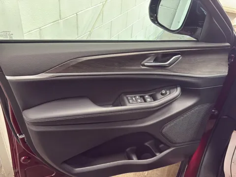 More photos of 2026 Jeep Grand Cherokee Laredo Altitude at Wilmington Auto Center Chrysler Dodge Jeep RAM, OH