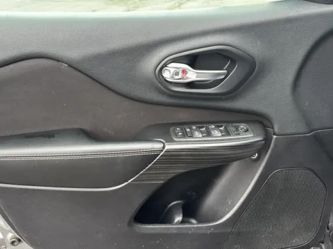 More photos of 2014 Jeep Cherokee Latitude at Wilmington Auto Center Chrysler Dodge Jeep RAM, OH