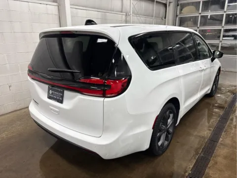 Another view of 2026 Chrysler Pacifica Select for sale in Wilmington, OH at Wilmington Auto Center Chrysler Dodge Jeep RAM