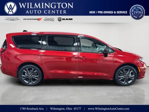 Red 2026 Chrysler Pacifica Select for sale in Wilmington, OH