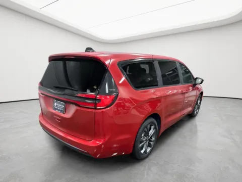 Another view of 2026 Chrysler Pacifica Select for sale in Wilmington, OH at Wilmington Auto Center Chrysler Dodge Jeep RAM