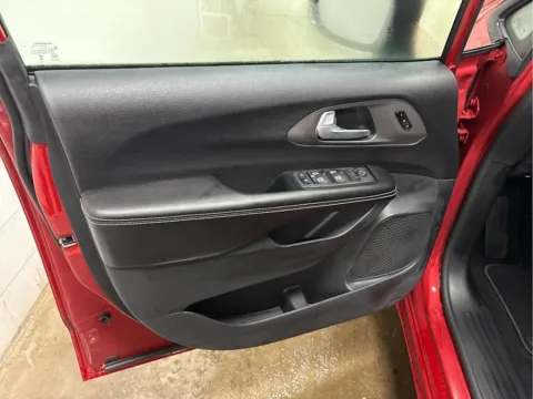 More photos of 2026 Chrysler Pacifica Select at Wilmington Auto Center Chrysler Dodge Jeep RAM, OH