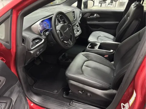 More photos of 2026 Chrysler Pacifica Select at Wilmington Auto Center Chrysler Dodge Jeep RAM, OH