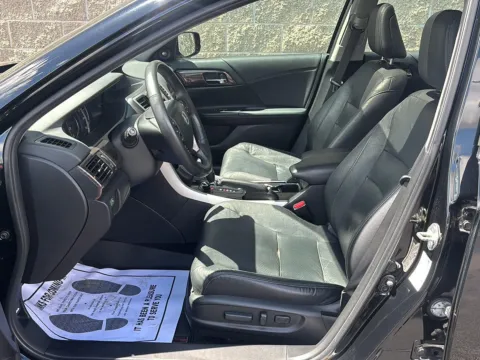 More photos of 2017 Honda Accord Sedan EX-L at Wilmington Auto Center Chrysler Dodge Jeep RAM, OH