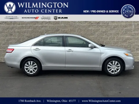 Silver 2011 Toyota Camry SE for sale in Wilmington, OH