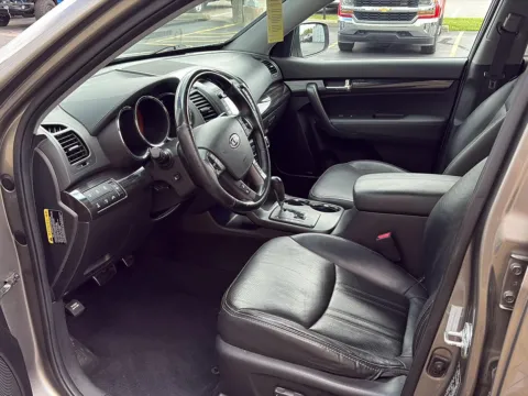 More photos of 2012 Kia Sorento SX at Wilmington Auto Center Chrysler Dodge Jeep RAM, OH