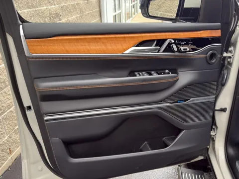 More photos of 2022 Jeep Grand Wagoneer Series III at Wilmington Auto Center Chrysler Dodge Jeep RAM, OH