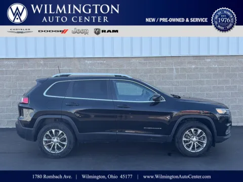 Black 2019 Jeep Cherokee Latitude Plus for sale in Wilmington, OH