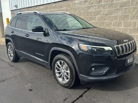 Photos of 2019 Jeep Cherokee Latitude Plus for sale in Wilmington, OH at Wilmington Auto Center Chrysler Dodge Jeep RAM