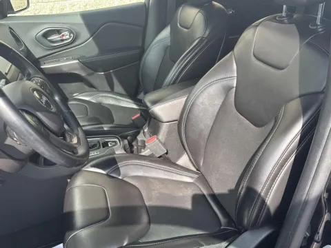 More photos of 2019 Jeep Cherokee Latitude Plus at Wilmington Auto Center Chrysler Dodge Jeep RAM, OH