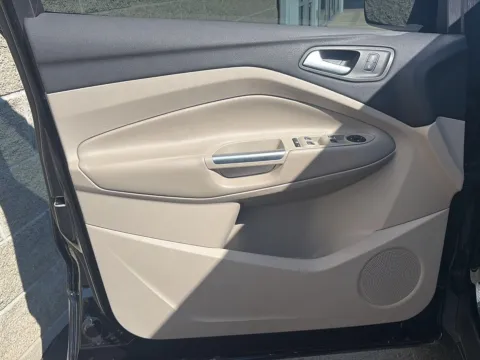 More photos of 2019 Ford Escape SE at Wilmington Auto Center Chrysler Dodge Jeep RAM, OH