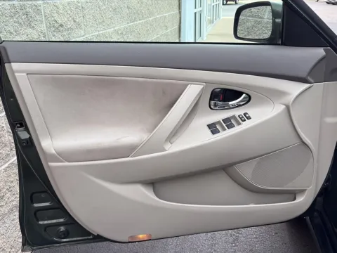 More photos of 2010 Toyota Camry LE at Wilmington Auto Center Chrysler Dodge Jeep RAM, OH