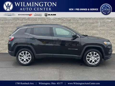 Black 2023 Jeep Compass Latitude Lux for sale in Wilmington, OH