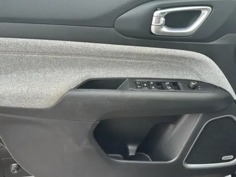 More photos of 2023 Jeep Compass Latitude Lux at Wilmington Auto Center Chrysler Dodge Jeep RAM, OH