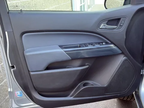 More photos of 2016 Chevrolet Colorado 4WD Z71 at Wilmington Auto Center Chrysler Dodge Jeep RAM, OH