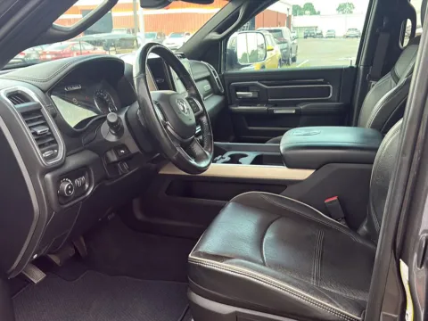 More photos of 2019 Ram 2500 Laramie at Wilmington Auto Center Chrysler Dodge Jeep RAM, OH