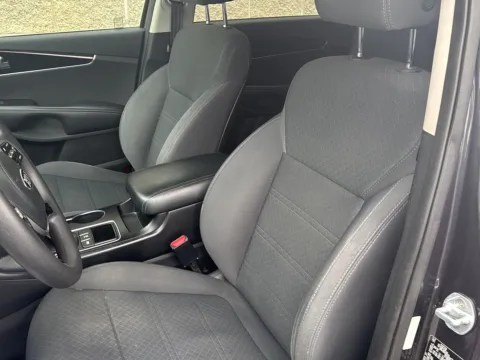 More photos of 2019 Kia Sorento LX at Wilmington Auto Center Chrysler Dodge Jeep RAM, OH