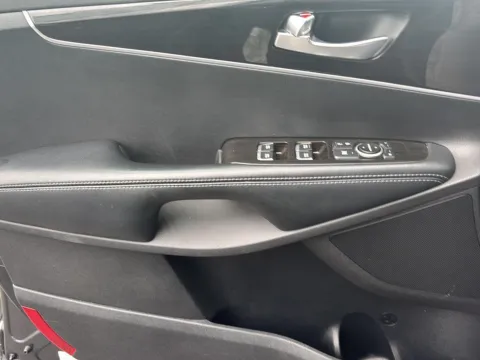 More photos of 2019 Kia Sorento LX at Wilmington Auto Center Chrysler Dodge Jeep RAM, OH