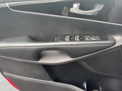 More photos of 2019 Kia Sorento LX at Wilmington Auto Center Chrysler Dodge Jeep RAM, OH