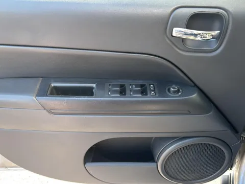 More photos of 2015 Jeep Patriot High Altitude Edition at Wilmington Auto Center Chrysler Dodge Jeep RAM, OH