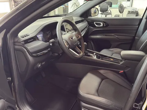More photos of 2026 Jeep Compass Latitude Altitude at Wilmington Auto Center Chrysler Dodge Jeep RAM, OH