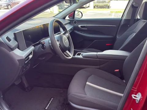 More photos of 2025 Hyundai Sonata SEL at Wilmington Auto Center Chrysler Dodge Jeep RAM, OH