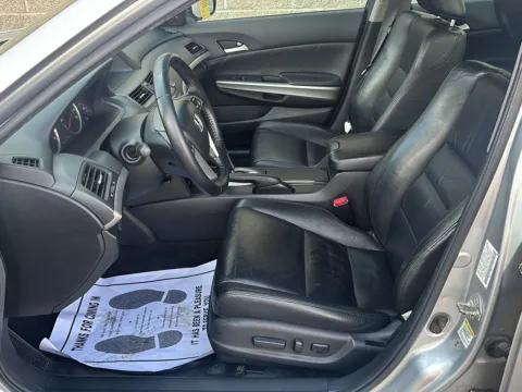 More photos of 2009 Honda Accord Sdn EX-L at Wilmington Auto Center Chrysler Dodge Jeep RAM, OH
