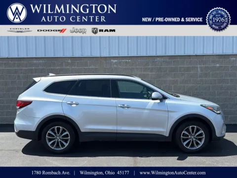 Silver 2018 Hyundai Santa Fe SE for sale in Wilmington, OH