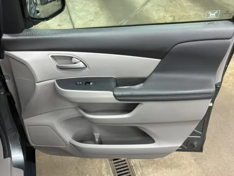 More photos of 2012 Honda Odyssey EX-L at Wilmington Auto Center Chrysler Dodge Jeep RAM, OH