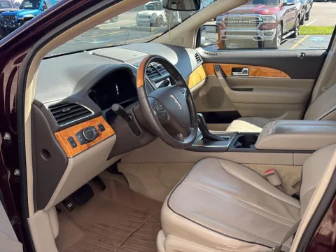 More photos of 2011 Lincoln MKX at Wilmington Auto Center Chrysler Dodge Jeep RAM, OH