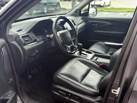 More photos of 2020 Honda Pilot EX-L at Wilmington Auto Center Chrysler Dodge Jeep RAM, OH