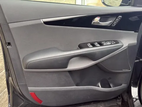More photos of 2019 Kia Sorento SX V6 at Wilmington Auto Center Chrysler Dodge Jeep RAM, OH