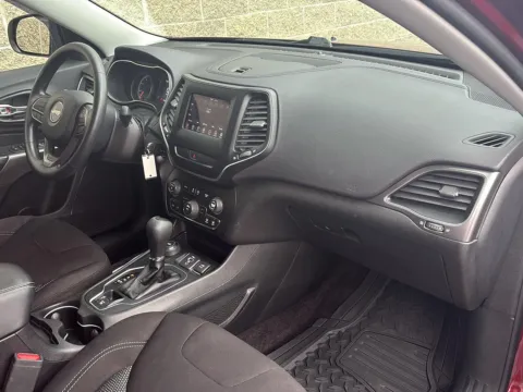 More photos of 2019 Jeep Cherokee Latitude at Wilmington Auto Center Chrysler Dodge Jeep RAM, OH