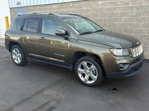 Photos of 2016 Jeep Compass Latitude for sale in Wilmington, OH at Wilmington Auto Center Chrysler Dodge Jeep RAM