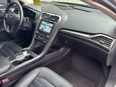 More photos of 2017 Ford Fusion SE at Wilmington Auto Center Chrysler Dodge Jeep RAM, OH