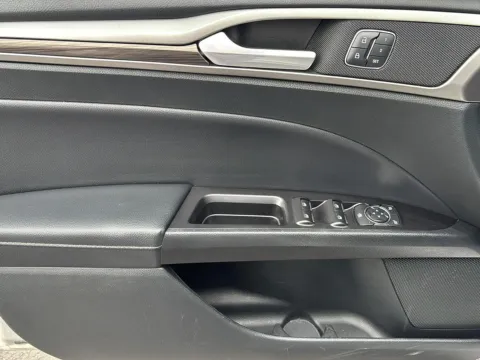 More photos of 2017 Ford Fusion SE at Wilmington Auto Center Chrysler Dodge Jeep RAM, OH