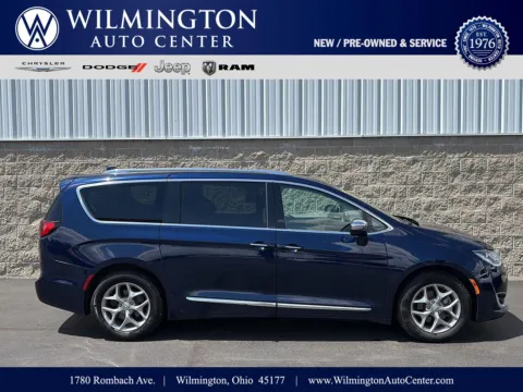 Blue 2018 Chrysler Pacifica Limited for sale in Wilmington, OH