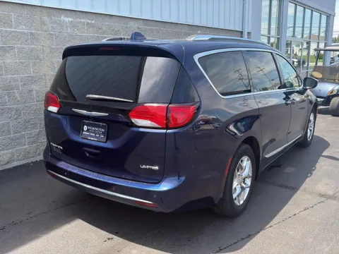 More photos of 2018 Chrysler Pacifica Limited at Wilmington Auto Center Chrysler Dodge Jeep RAM, OH