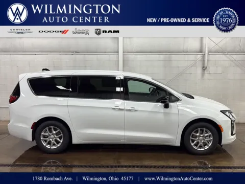 White 2027 Chrysler Pacifica Select for sale in Wilmington, OH