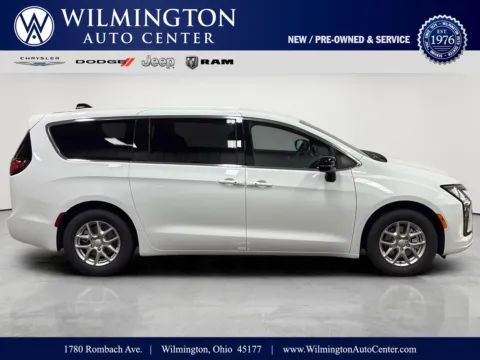 White 2027 Chrysler Pacifica Select for sale in Wilmington, OH