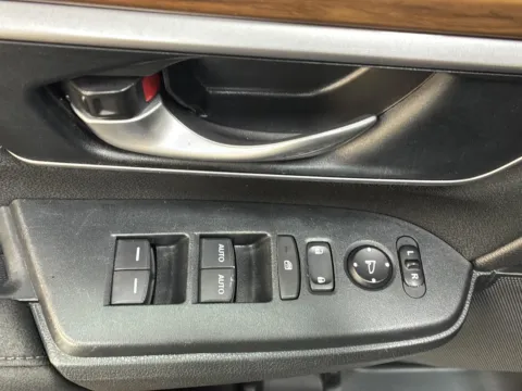 More photos of 2018 Honda CR-V EX at Wilmington Auto Center Chrysler Dodge Jeep RAM, OH