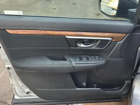 More photos of 2018 Honda CR-V EX at Wilmington Auto Center Chrysler Dodge Jeep RAM, OH