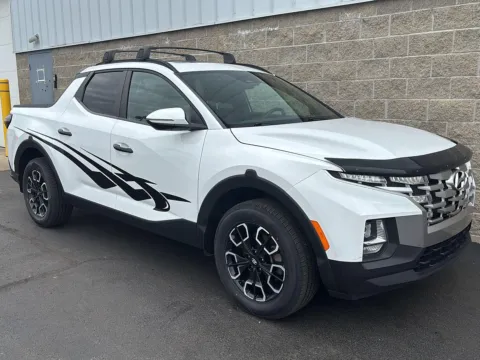 Photos of 2022 Hyundai Santa Cruz SEL for sale in Wilmington, OH at Wilmington Auto Center Chrysler Dodge Jeep RAM
