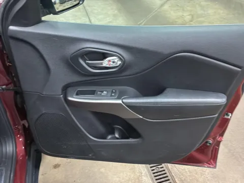 More photos of 2020 Jeep Cherokee Limited at Wilmington Auto Center Chrysler Dodge Jeep RAM, OH